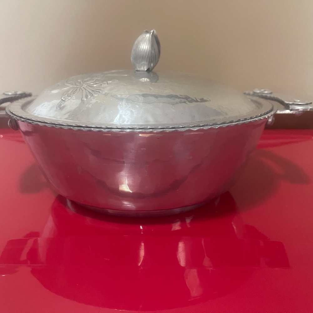 Rodney Kent Hand Wrought Aluminum Covered Serving Dish Hammered Tulip 1950’s